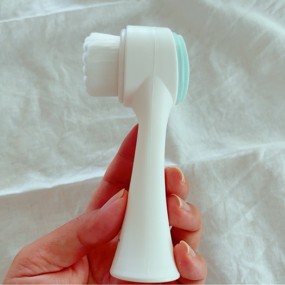 New cleansing brush - Picture 4 of 7